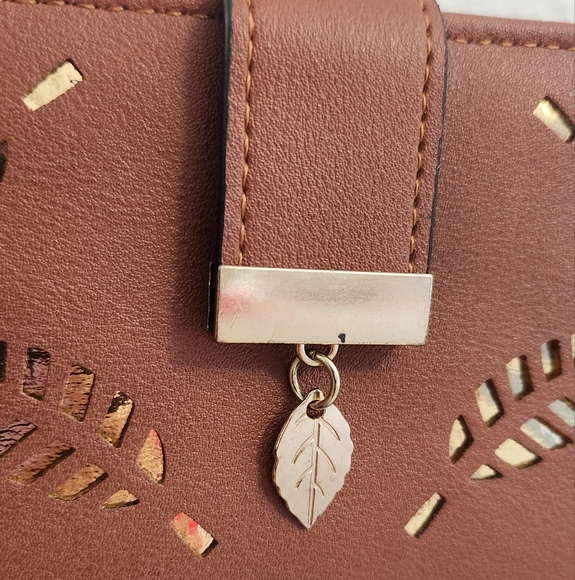 Spring & Summer Pu Leather Brown Leaf Cutout Women's Wallet - Picture 6 of 15